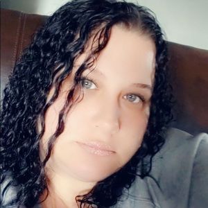 Meet your Posher, Roiann